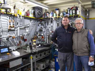 A �capitanarla� � il 72enne Giorgio Mallardi, grande appassionato del settore, qui con il 50enne figlio Giuseppe